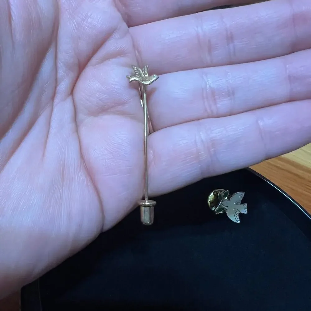 Vintage Lot Hat / Lapel Pins Brooches Dove Mini‎ Hearts Gold Tone 3 Pieces